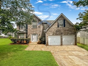 Building Photo - 6256 Village Trace