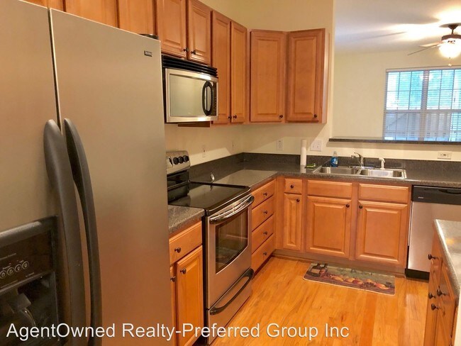 Building Photo - 3 br, 2.5 bath House - 2932 Sugarberry Ln