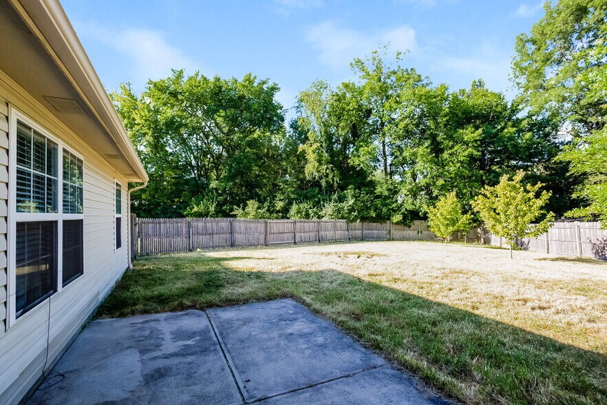 Building Photo - 1832 Emerald Leaf Ct