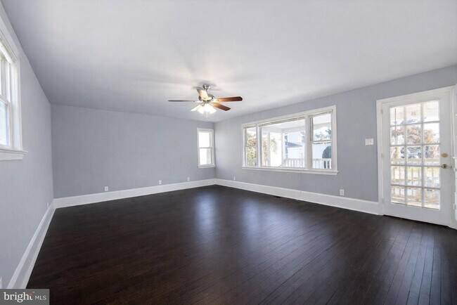 Building Photo - 131 Bridgeboro St