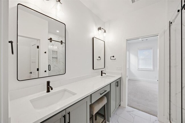 Building Photo - 966 Hangar Dr