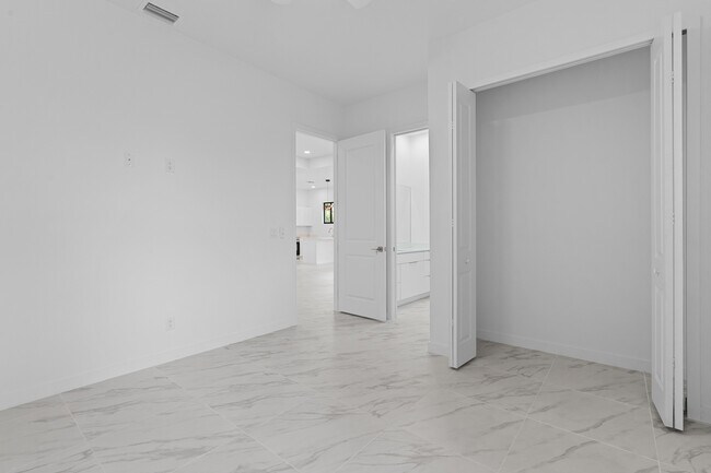 Building Photo - 710 Eisenhower Blvd
