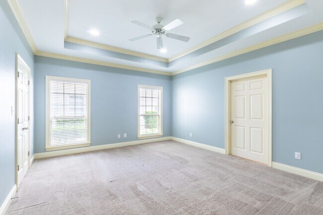 Building Photo - 6149 Madison Dr