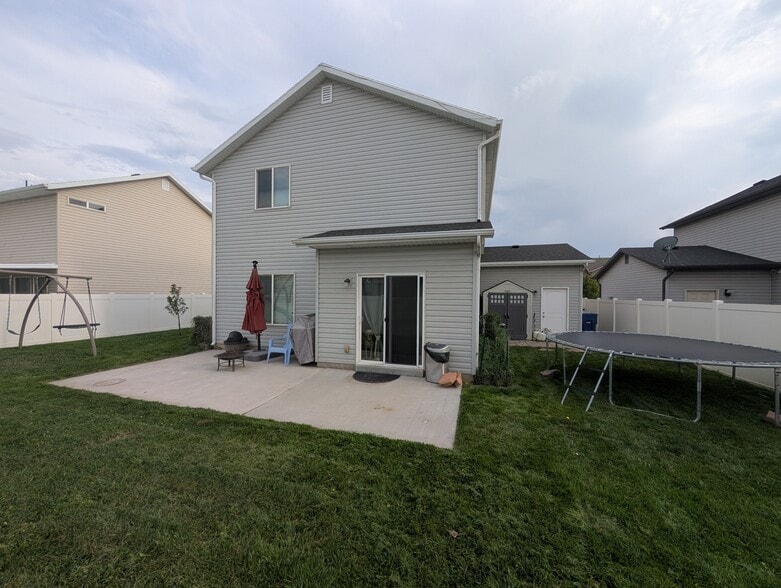 Building Photo - 934 Farnham Dr