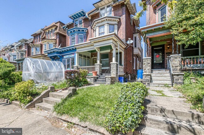 Building Photo - 5009 Catharine St