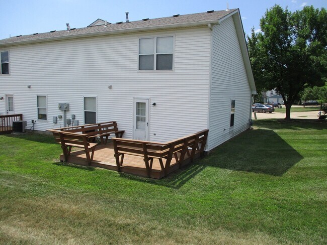 Building Photo - 3500-3502 Delmar Ct.