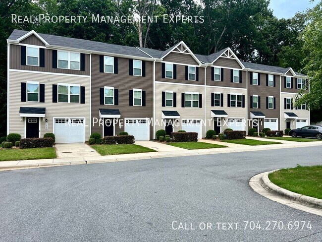 Primary Photo - 5028 Winding Jordan Ln