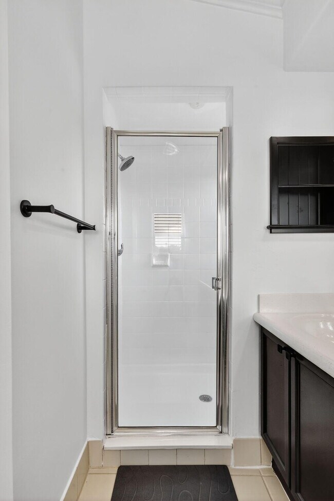 Building Photo - 8225 Pelican Harbour Dr