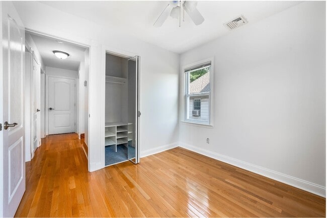 Building Photo - 85 Barrows Ave