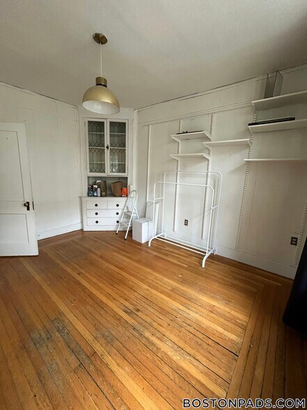 Building Photo - 1675 Beacon St
