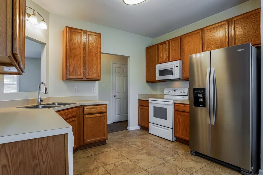 Building Photo - 4812 Landover Ridge Dr