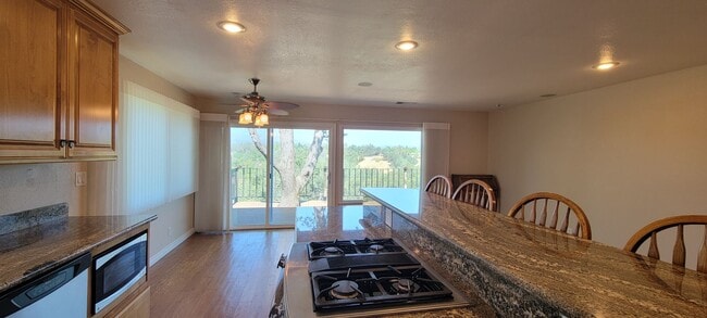 Building Photo - Charming 3 Bedroom, 2 Bath Home with Mountain Views