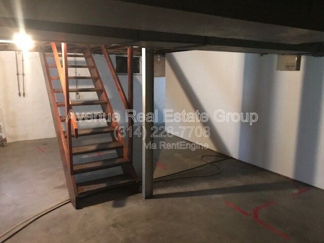 Building Photo - 9128 Coral Dr