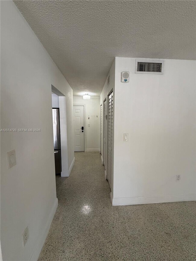 Building Photo - 755 SW 6th St