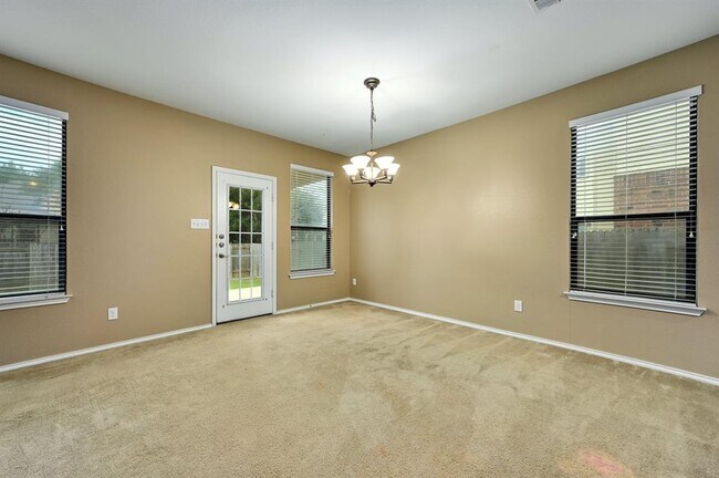Building Photo - 1029 Hyde Park Dr