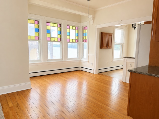Building Photo - 256 Radcliffe St