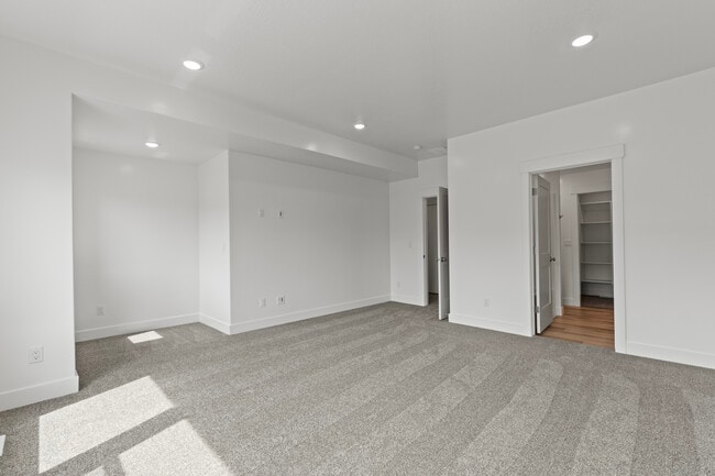 Building Photo - NT 3376