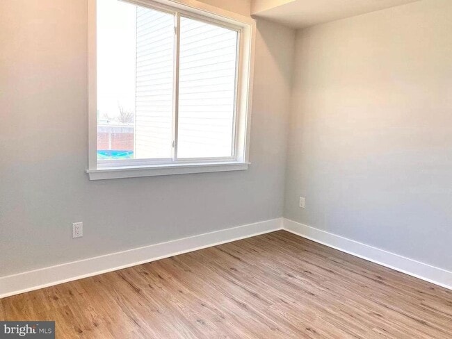 Building Photo - 2425 Frankford Ave