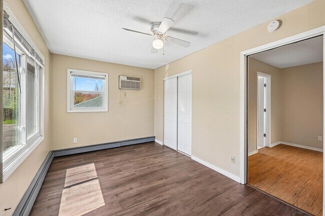 Building Photo - 17256 Kenyon St NE