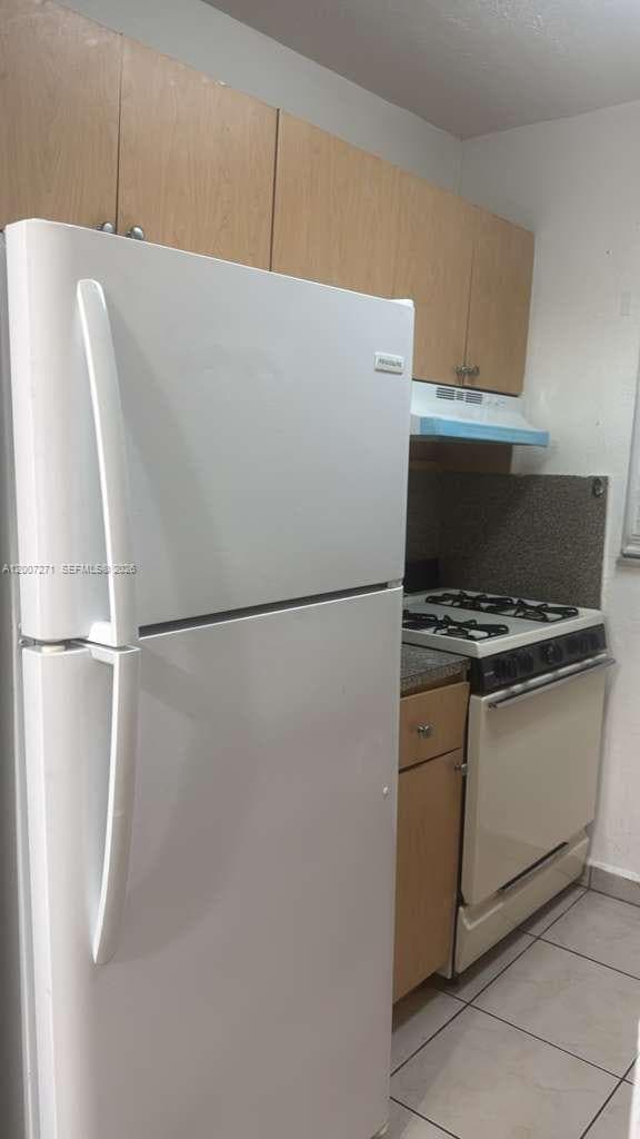 Building Photo - 1655 W 44th Pl