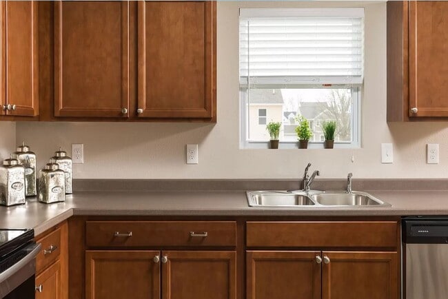 Building Photo - Newer Home at Great Value in Mattawan!