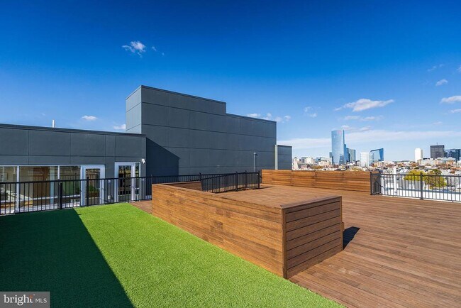 Building Photo - 2101 Washington Ave