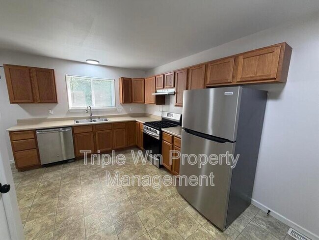 Building Photo - 226 Diekamp Ln