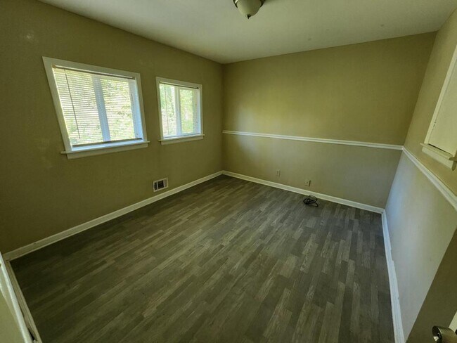 Building Photo - 1729 Capistrana Pl