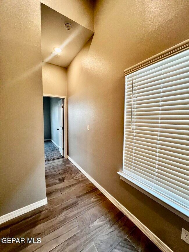 Building Photo - 11365 Hidalgo Dr