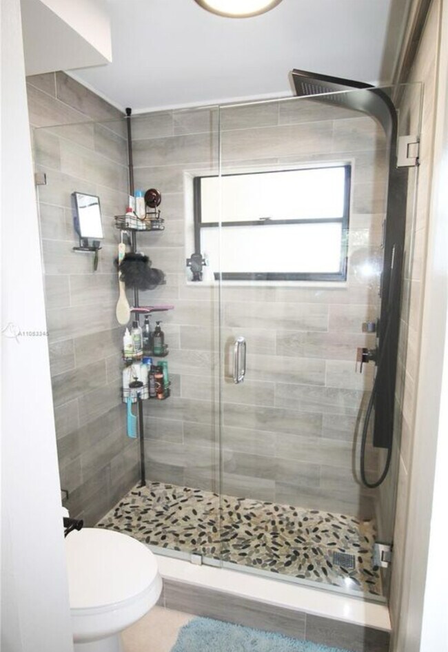 Building Photo - 9230 Lagoon Pl