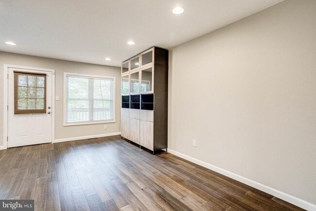 Building Photo - 2648 Bowen Rd SE