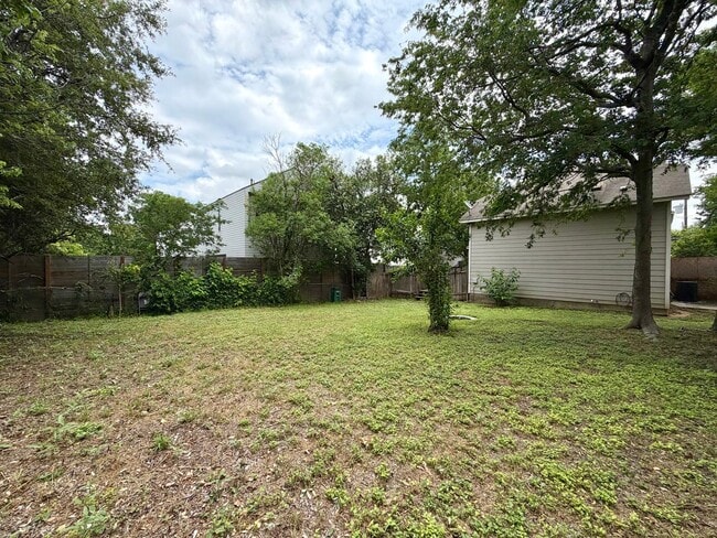 Building Photo - 7002 Bennett Ave