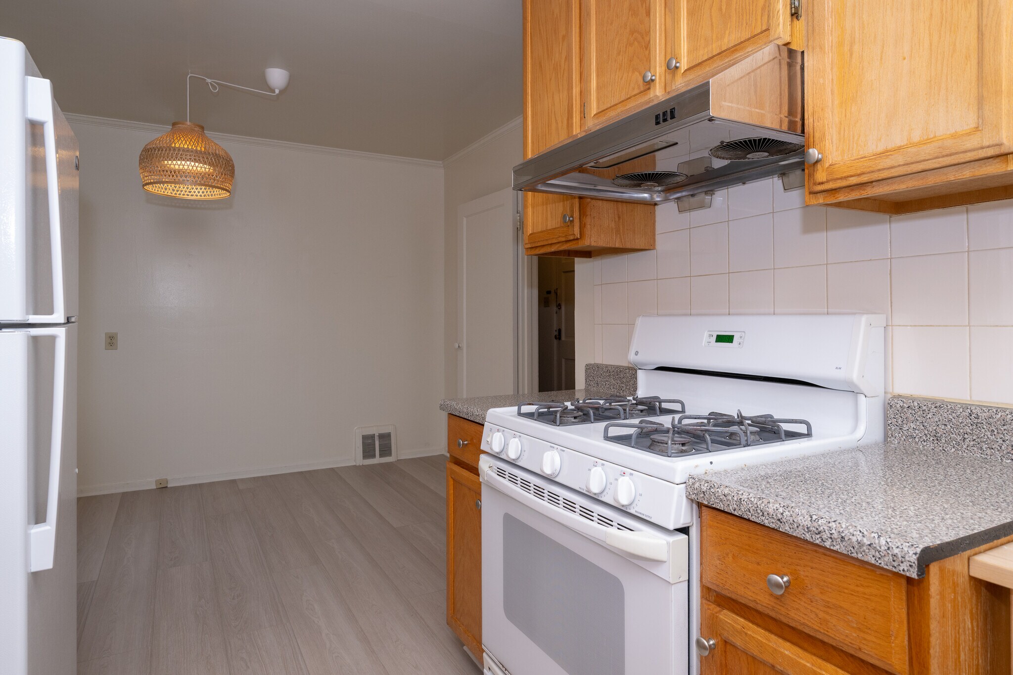 Building Photo - 1401 43rd Ave