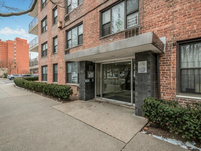 Building Photo - 6485 Broadway