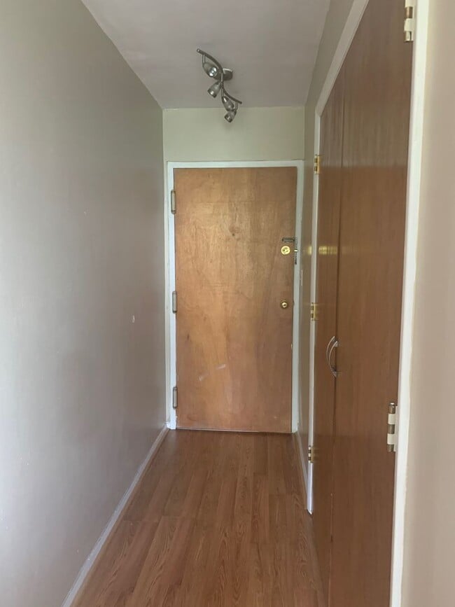 Building Photo - 1800 JPA - 6th Floor - High-Rise Renovated...