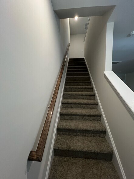 Building Photo - 903 Drake Grove Ln