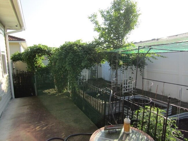 Building Photo - 308 Glenridge Dr