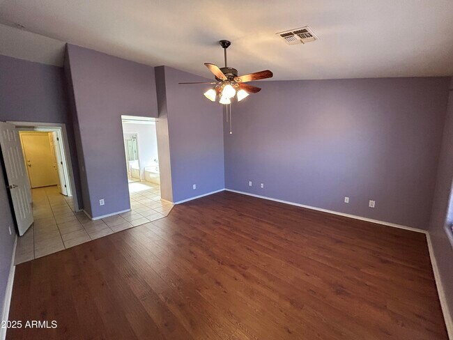 Building Photo - 13444 W Paradise Ln