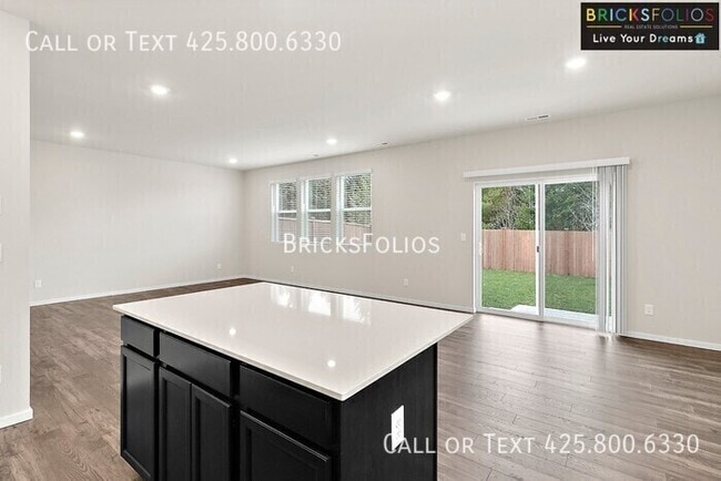 Building Photo - 1265 SW Pendleton Way