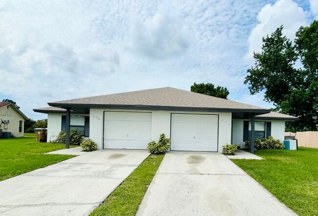 Building Photo - 634 Royalty Ct