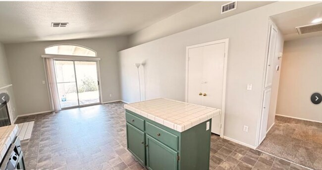 Building Photo - 7220 Paradise Bay Dr