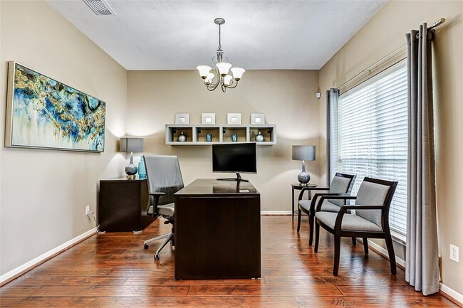 Building Photo - 2208 Breezeway Bend Dr