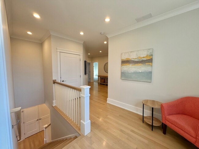 Building Photo - 4524 Sterling Rd