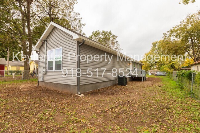 Building Photo - Charming 3-Bedroom Home with Spacious Yard in North Tulsa
