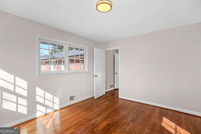 Building Photo - 6541 Debbie Sue Ln