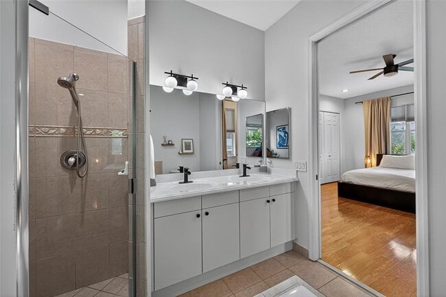 Building Photo - 15 NE 20th Ave