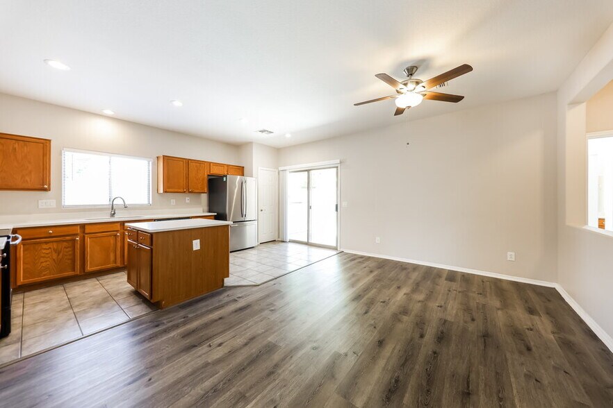 Building Photo - 3405 N 129th Dr