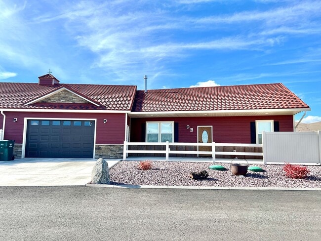 Building Photo - 11 Fieldcross Ln