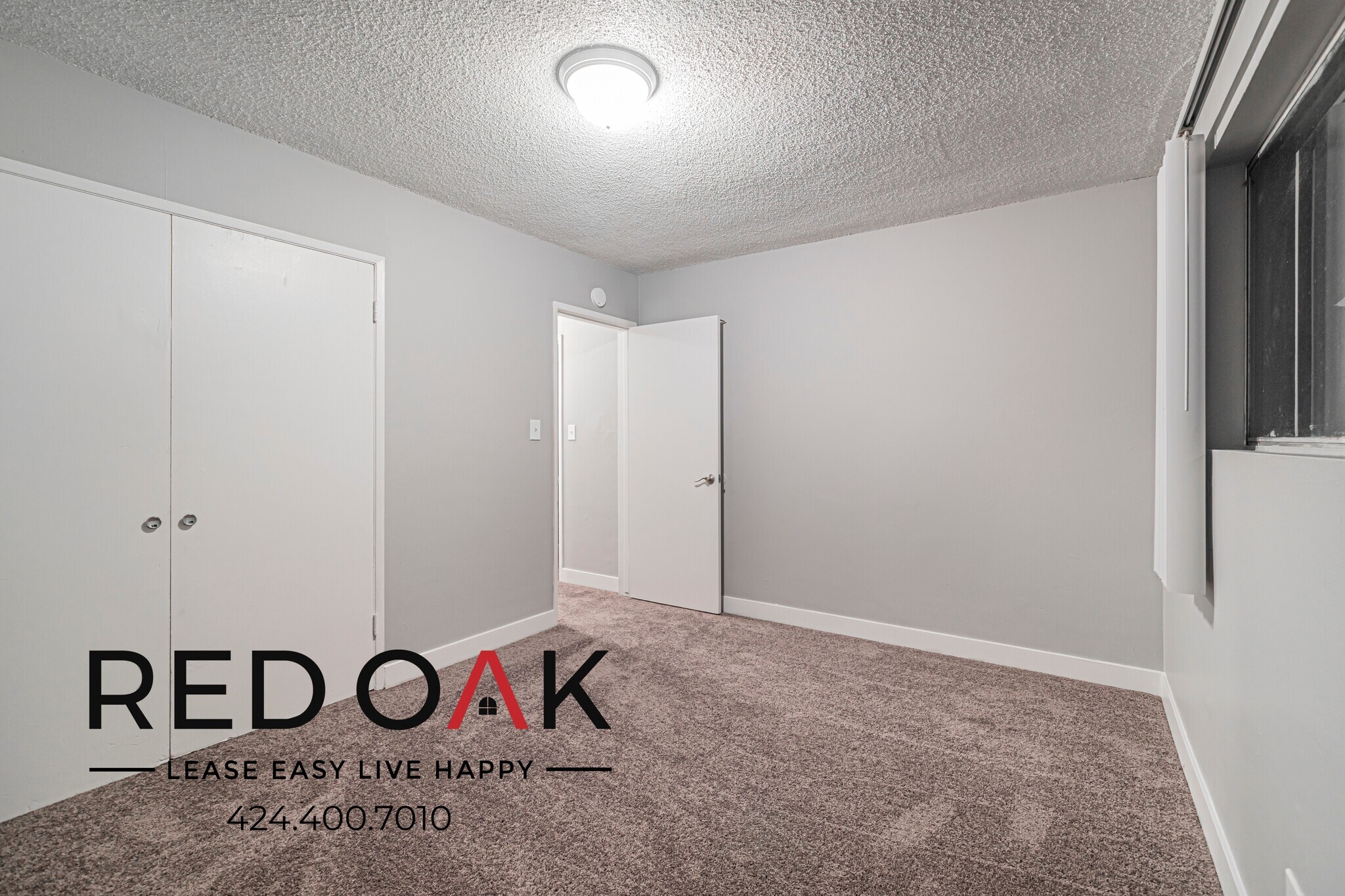 Building Photo - 690 S Riverside Ave