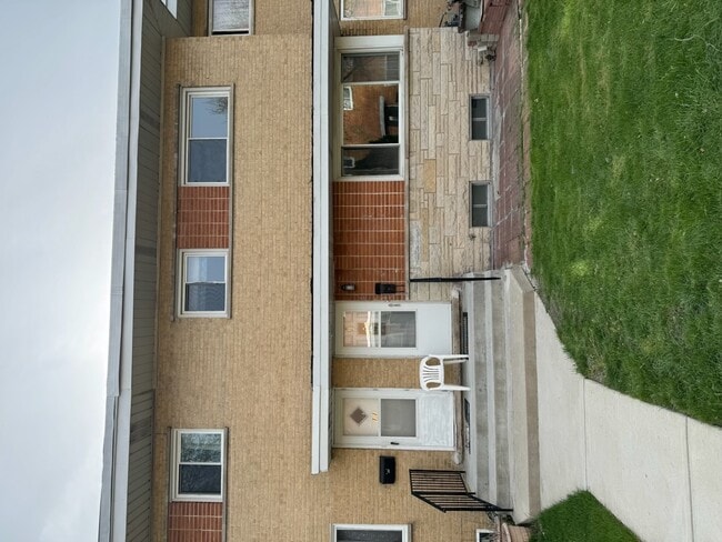 Building Photo - 9 E Judith Ann Dr